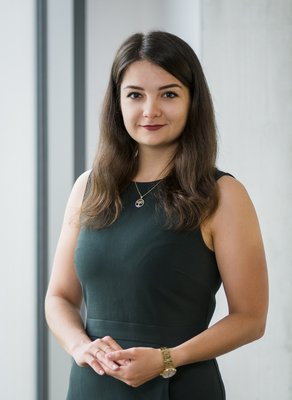 Gadasova Simona Vyrez Small