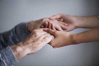 Advokátní kancelář HAVEL & PARTNERS poskytovala poradenství skupině emeis/SeneCura při prodeji jejích aktivit v České republice v oblasti pečovatelských domů a Alzheimer center